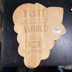 Disney EPCOT Cutting Board Food & Wine Festival Taste Your Way Around The World 