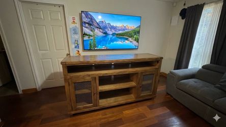 Signature Design by Ashley Tamonie TV/ para tele /tv console