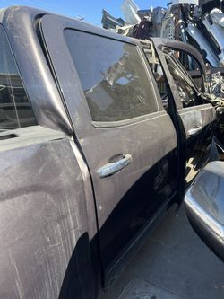 REAR PASSENGER SIDE DOOR FOR 2014 -2018 CHEV SILVERADO 1500 HIGH COUNTRY 