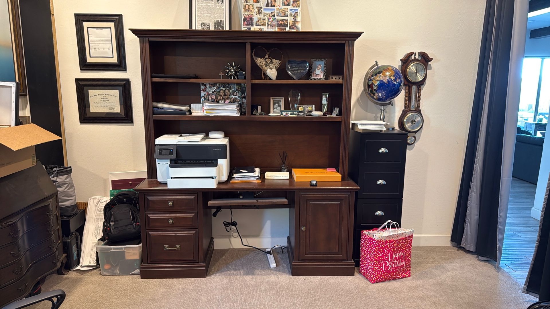 Beautiful, Solid Wood Desk, Hutch, And Book Cases. Gorgeous Floor To Ceiling!