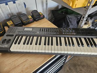 Axiom 49 MIDI KEYBOARD BEATS