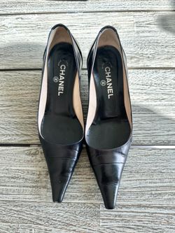 Authentic Chanel Pointed Toe Kitten Heel Pumps 38.5