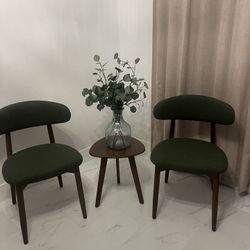 Mid Century Modern Green Chairs And Side Table