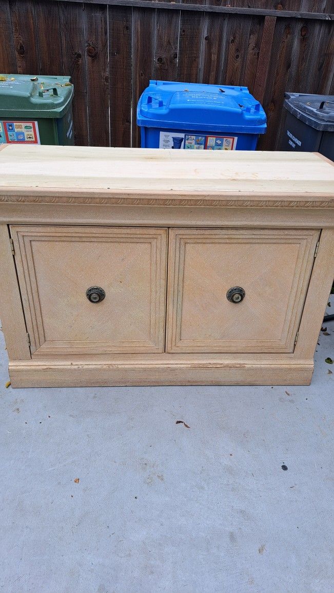 Light Oak Tv Stand Holds Up To 60 Inch REAL WOOD