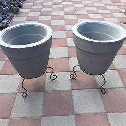 New Flower Pots Made Out Of Cement And With Steel Stand 