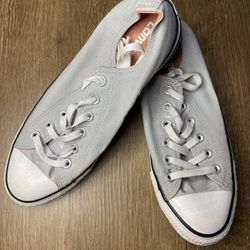 Women’s Converse Size 10