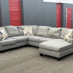 Modern Gray Sectional with Chaise – Free Curbside Delivery 