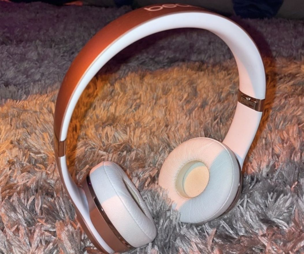 Beats Solo 3 Headphones-rose Gold