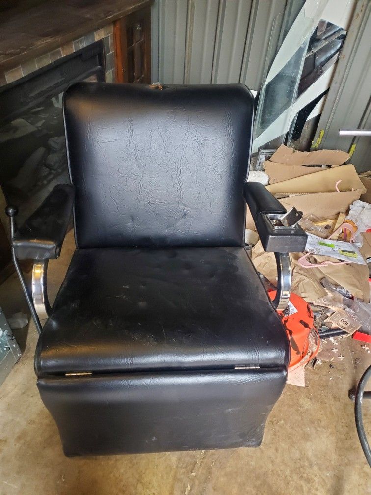 Unique Recliner Trades Welcome