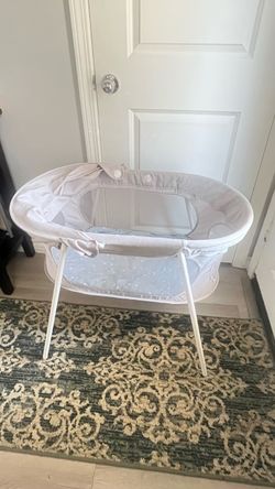 Free Bassinet
