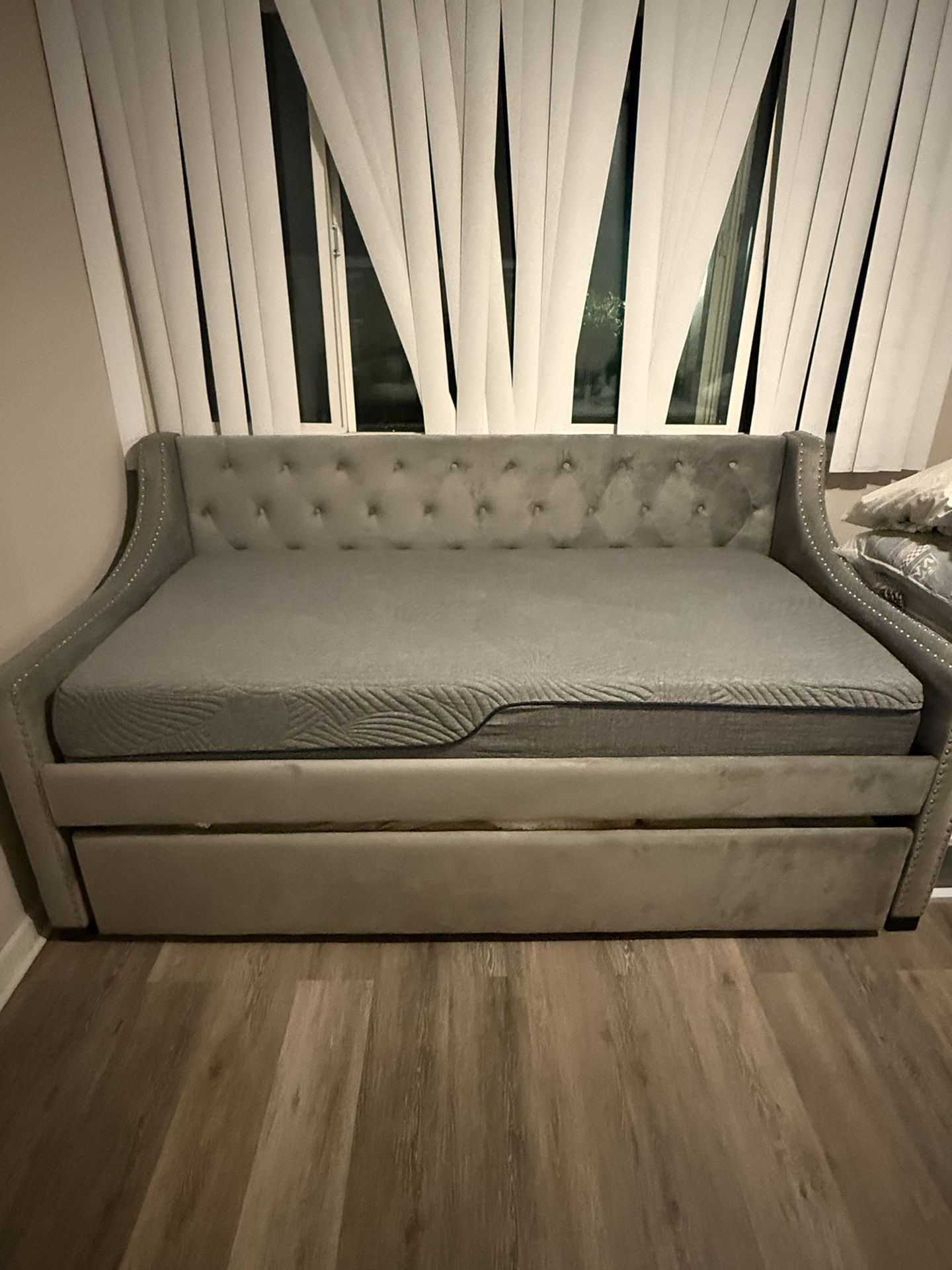 Twin Pullout Bed