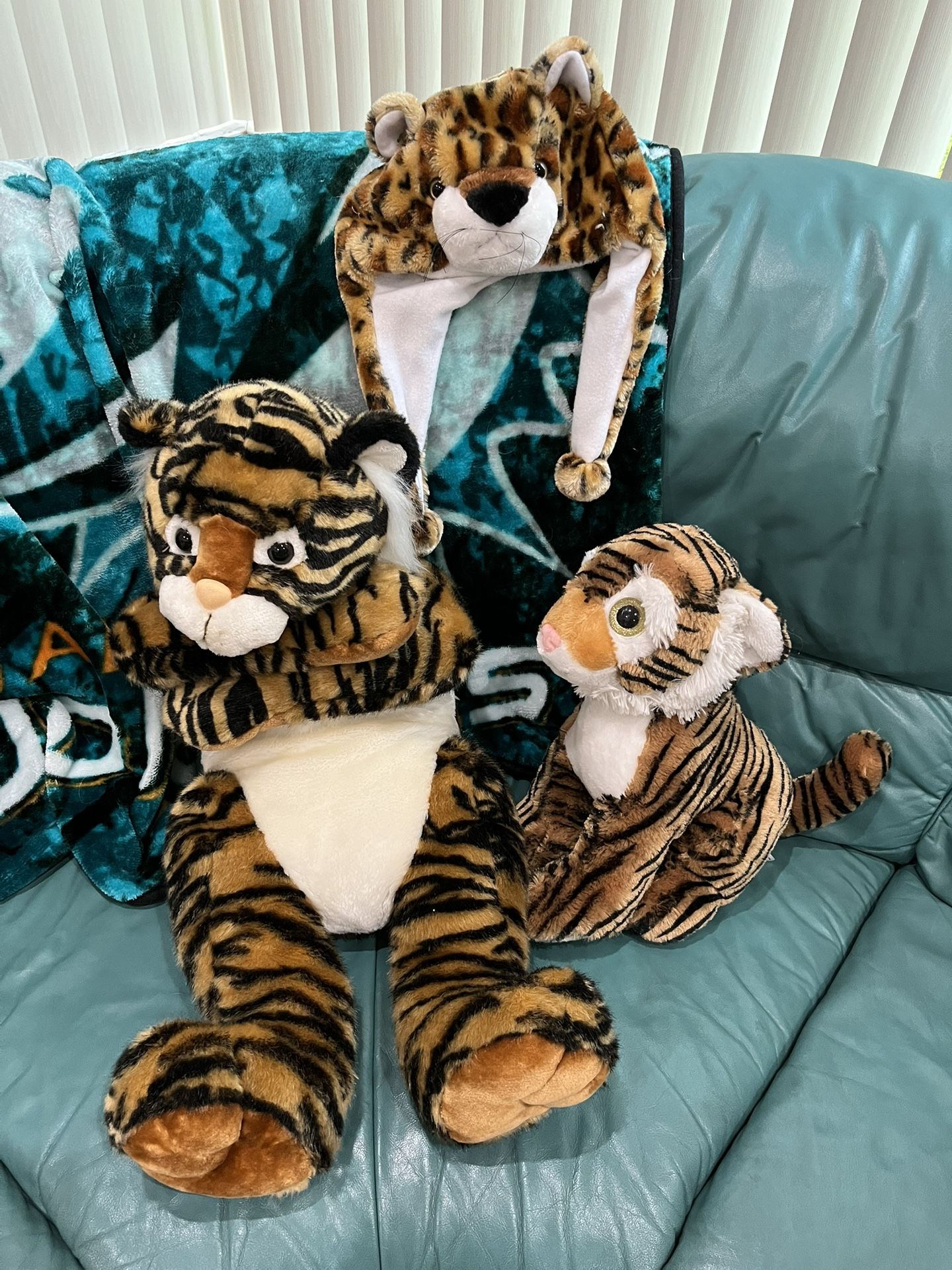 Tiger Plush Stuffed Animals and Furry Leopard animal Hat