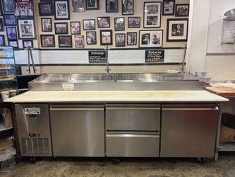 Avantco SSPPT-3E 94" 2 Door Refrigerated Pizza Prep Table with 2 Drawers