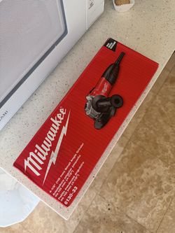 Milwaukee 7amp Corded small angle Grinder