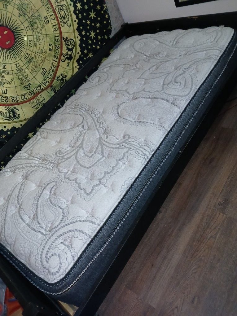 Twin Bed Very Nice And Comfortable 