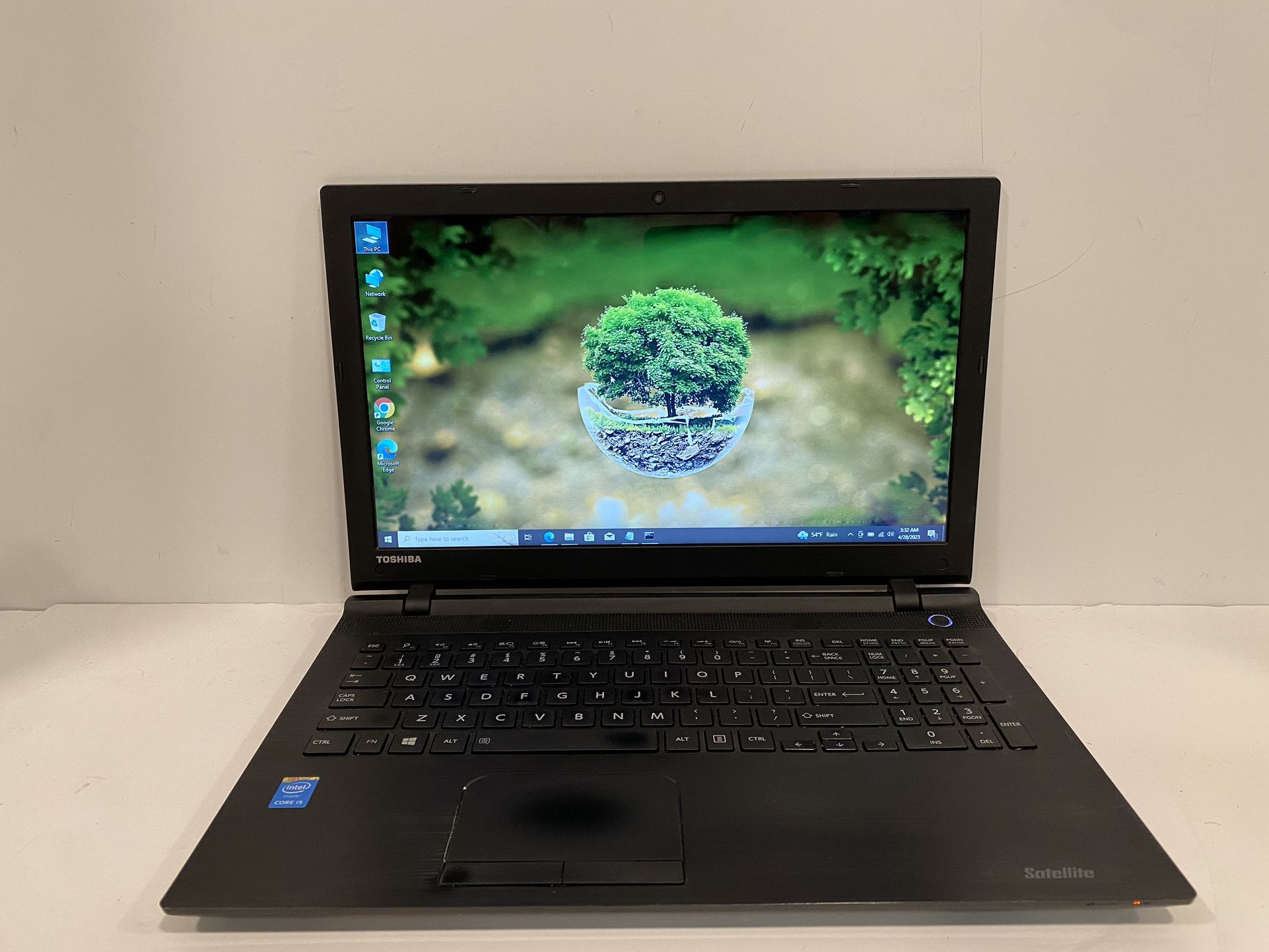 Toshiba Satellite C50-C, Intel Core i5, 2.22 Ghz, 6 GB RAM, 500 GB Hard Drive, 1 GB Graphics, Wireless Wifi, Webcam, DVDRW, HDMI, Bluetooth, SD ,