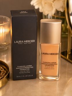 Laura Mercier Flawless Lumière Radiance-Perfecting Foundation in 3W2 Golden
