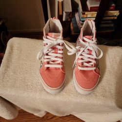 VAN'S OFF THE WALL SNEAKERS, SIZE 10.5C