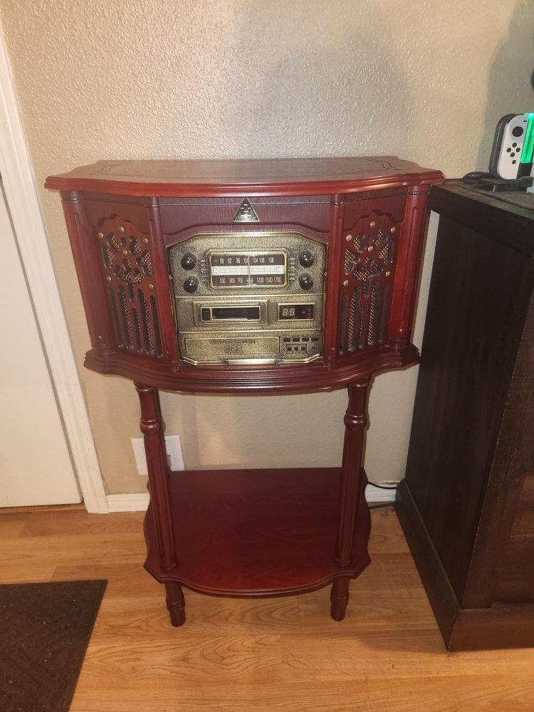 American Heritage Record Player With Radio And Cassette Player (CD Player Doesn't Work)