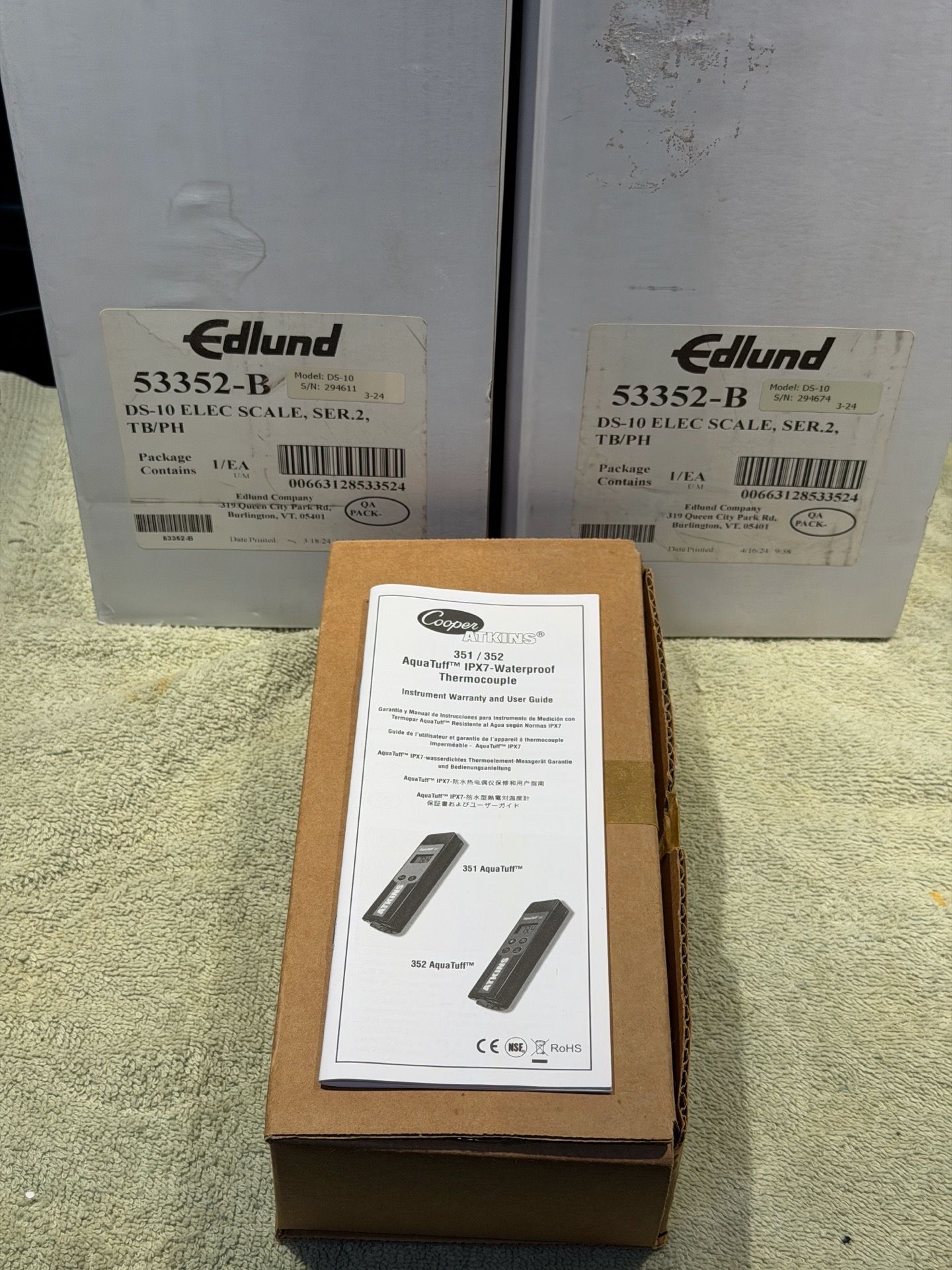 DS-10 electric scales/ cooper-atkins AquaTuff thermocouple thermometer