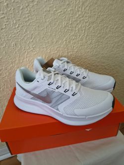 NIKE SNEAKERS