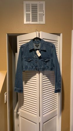 Unused Fashion Nova Crop Denim Jacket