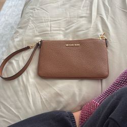 Michael Kors Wristlet 