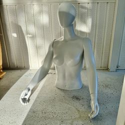Mannequin Top With Arms