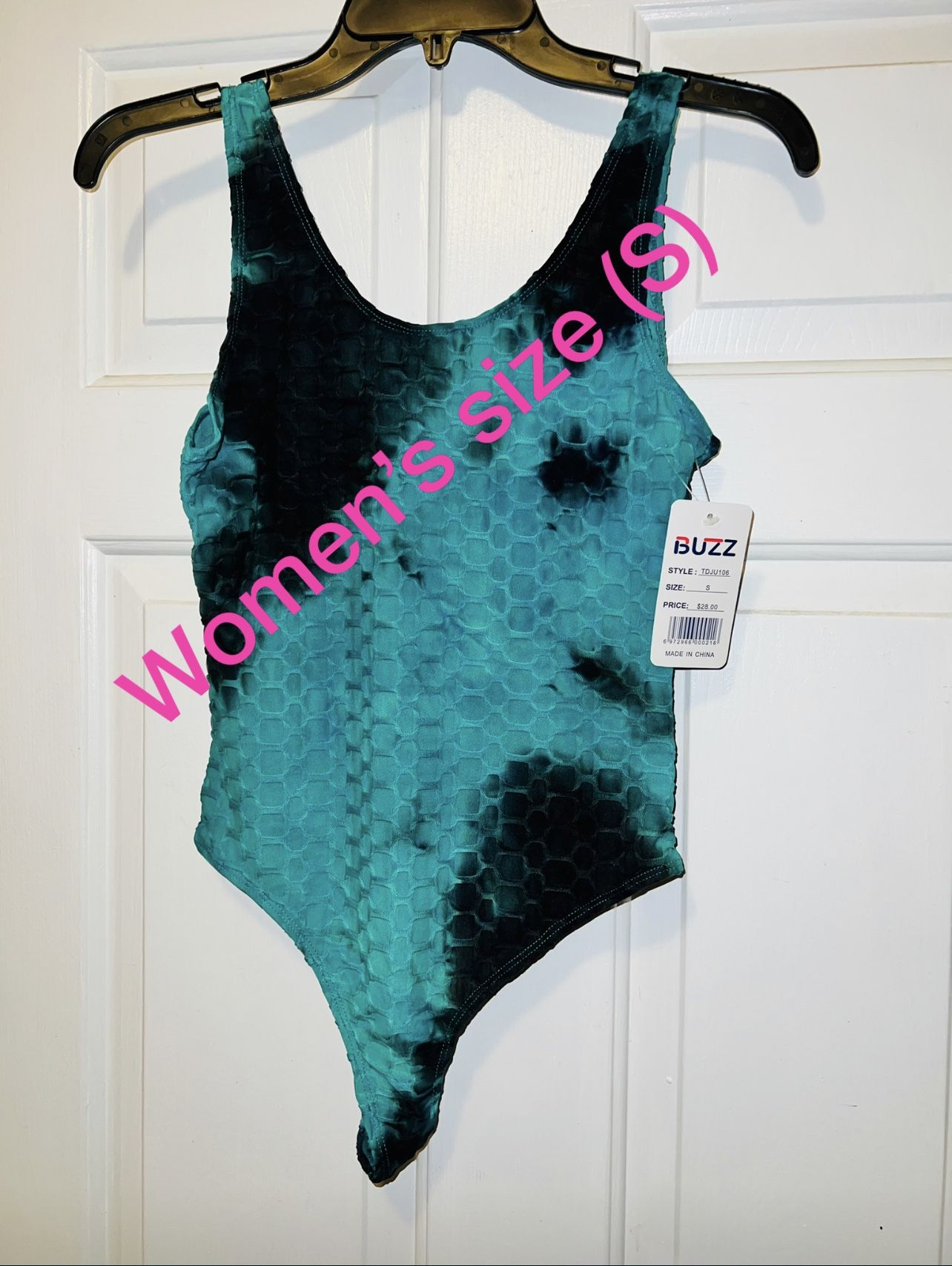 Nice women’s one piece swimsuit new size (S) only $10