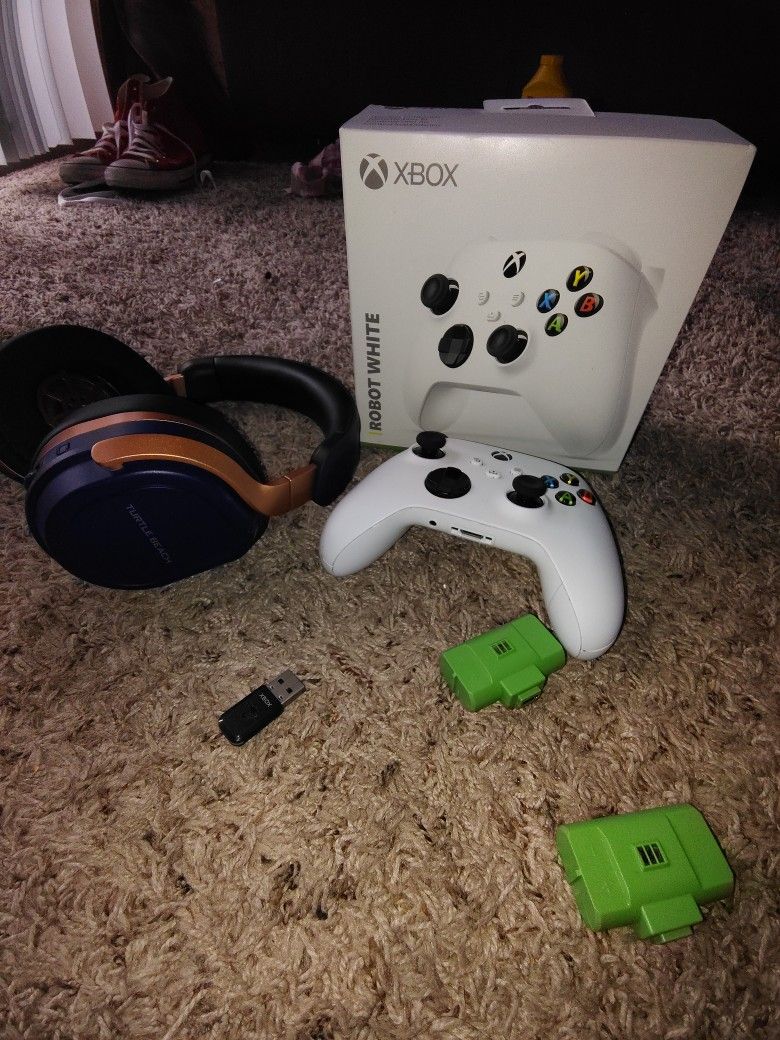 Wireless Controller And Wireless Turtle Beach Headset 