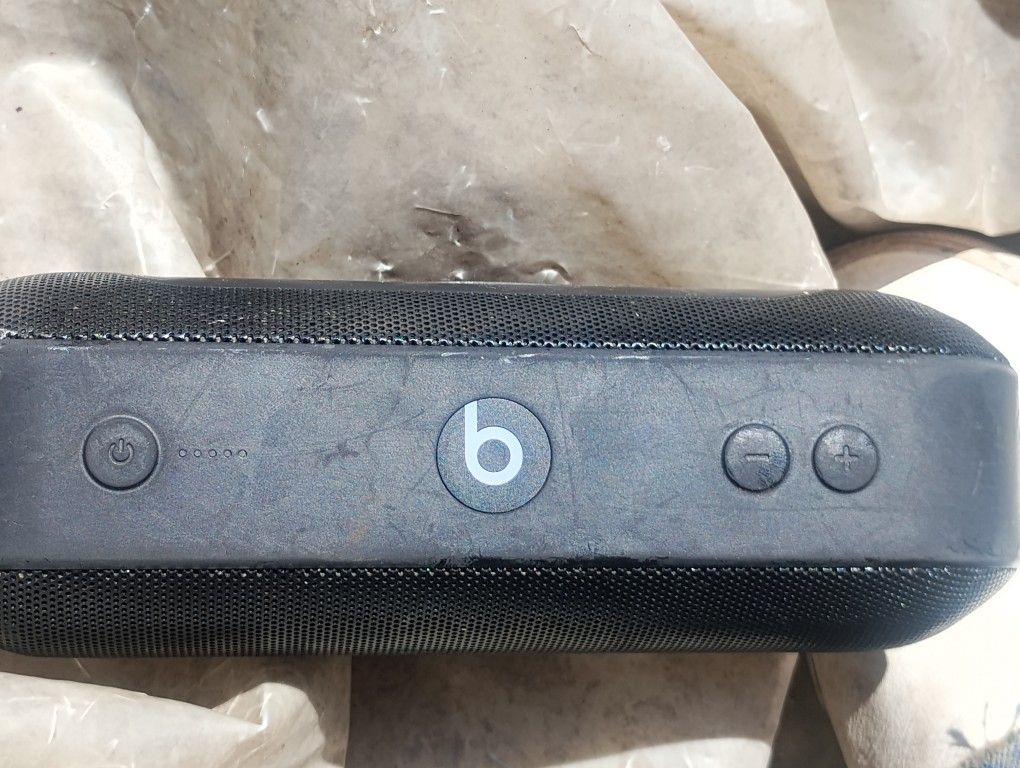 Beats Pill