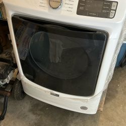 Maytag Front Load Gas Dryer (new)