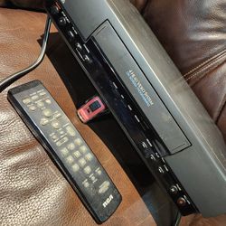 RCA VR503 VCR with remote...WORKS GREAT!!!