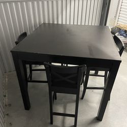 Blk Dinning Room Table And Chairs 