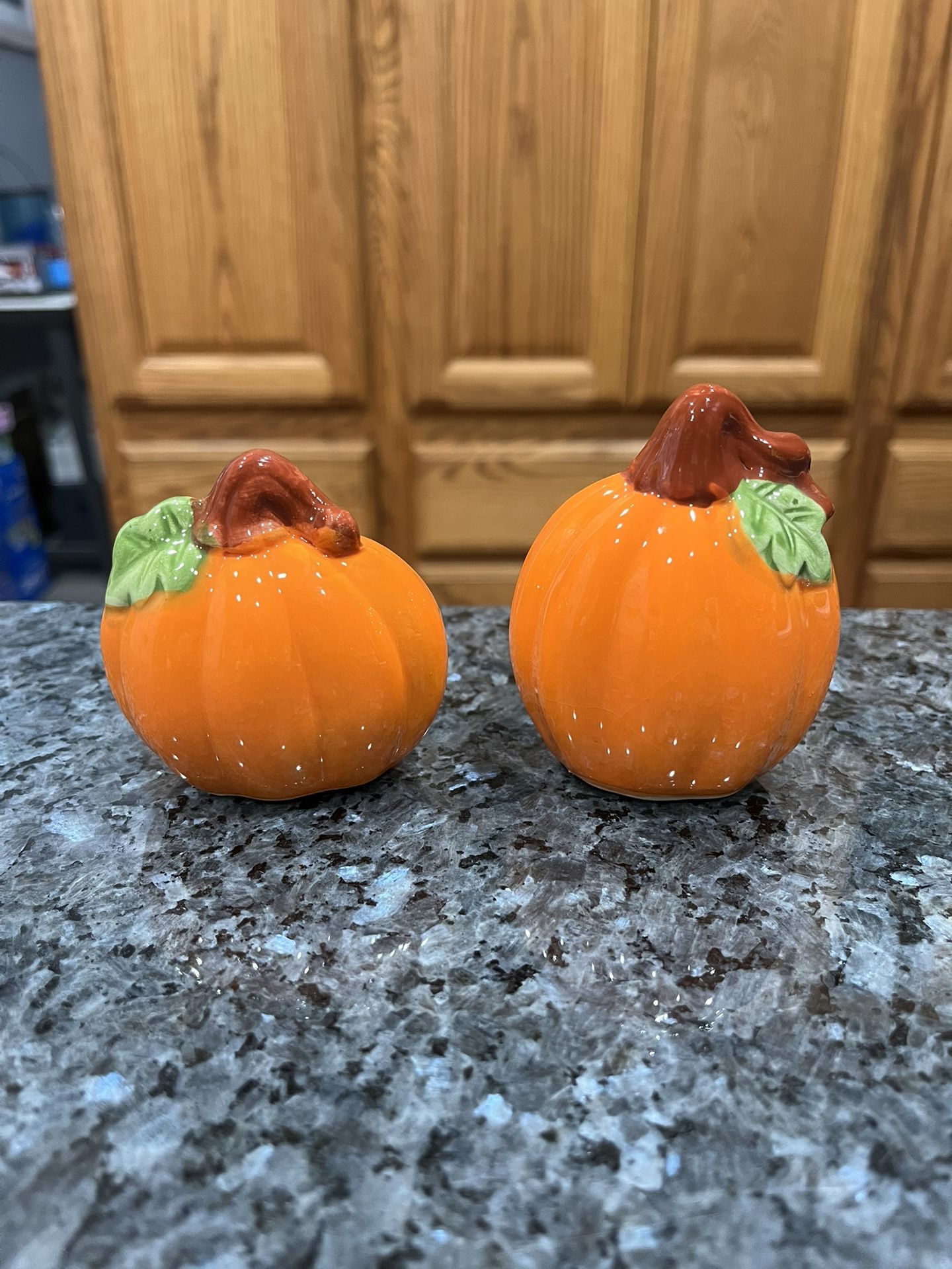 Vintage ceramic Pumpkins Pair of Salt and Pepper Shakers . Size approximately 3 inches tall. Preowned.