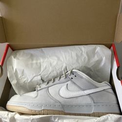 Nike Dunk Low Wolf Grey Pure Platinum Size 8 Brand New 