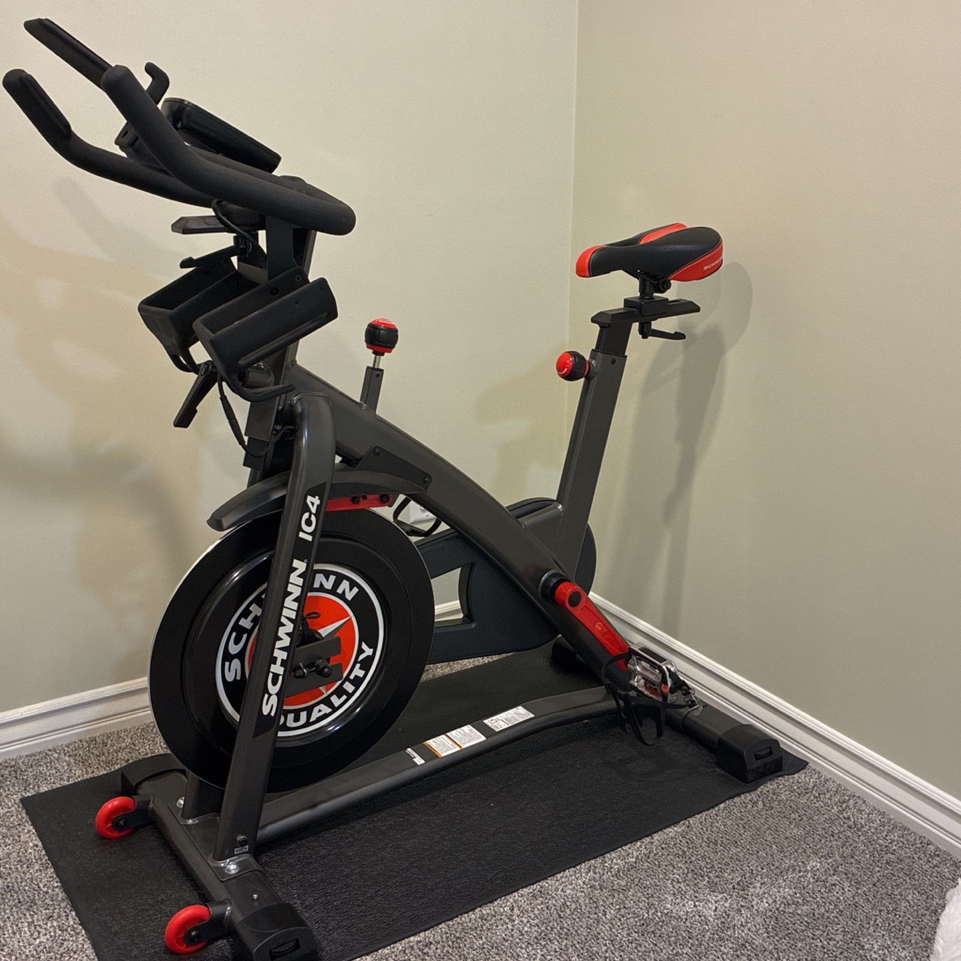 Schwinn IC4 Exercise Bike