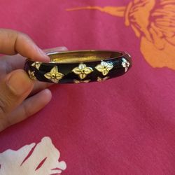 Jiu Long Xing Bracelet (White Flower Pattern)