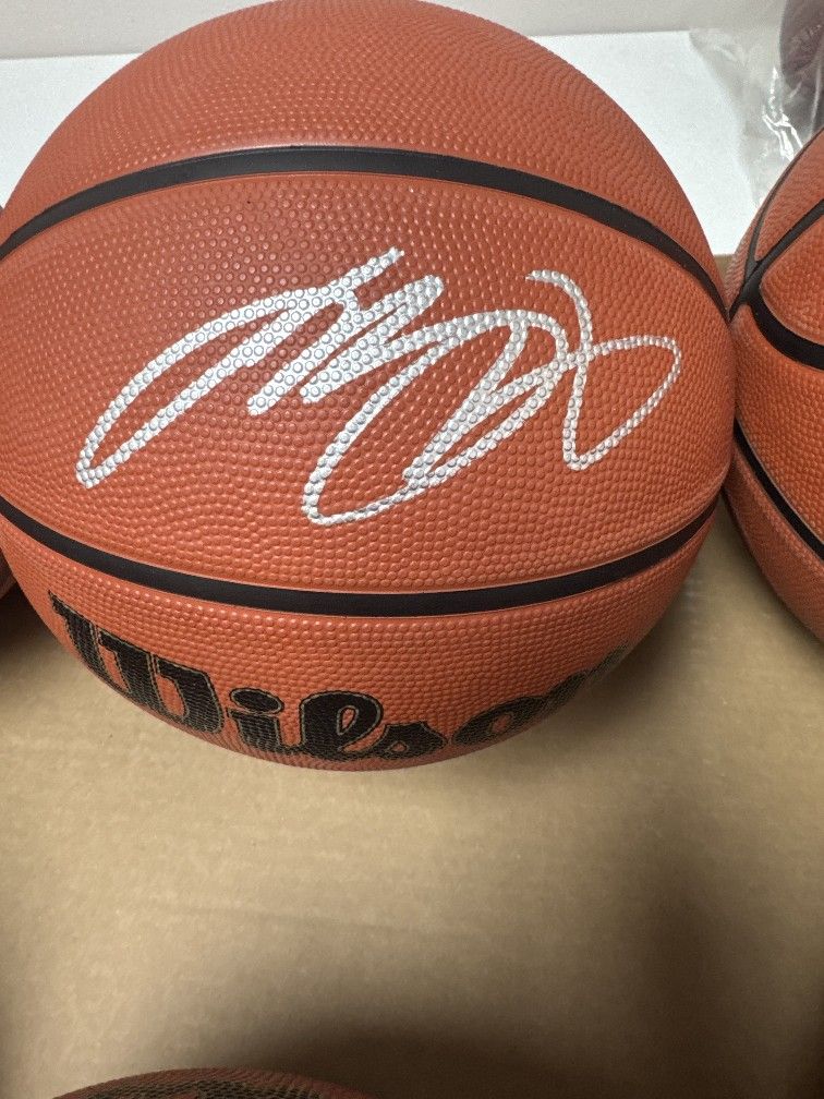 LeBron James Signed Autograph Basketball COA Cleveland Cavaliers Lakers