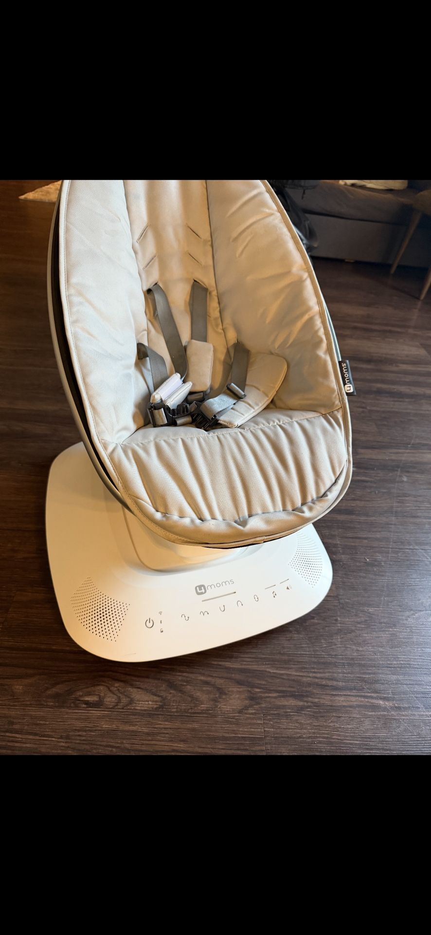 4 Moms Mamaroo Baby Swing (Like New)
