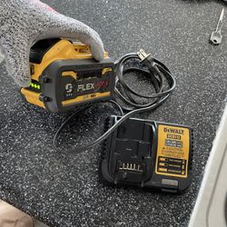 Dewalt 9.0ah Battery With Charger 