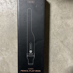 New In Box WEEYUM 1/2 Inch Mini Flat Iron, Small Flat Iron for Short Hair, Pencil Hair Straightener for Edges, Pixie Cut and Bangs wi