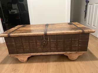 Solid wood chest