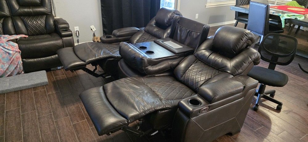 2 Used Power Reclining With Power Headrests