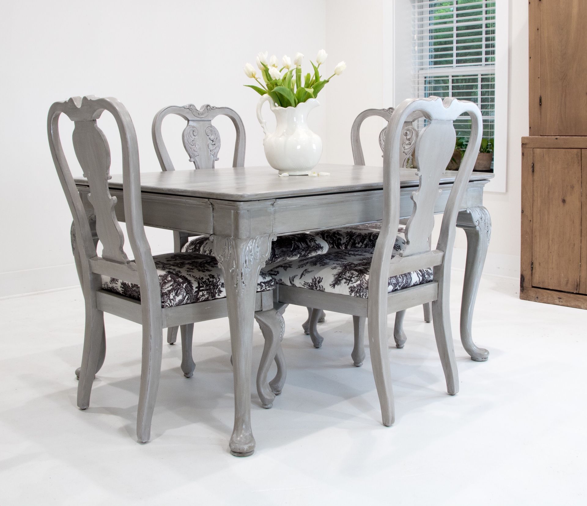 Dining Table and 4 Chairs