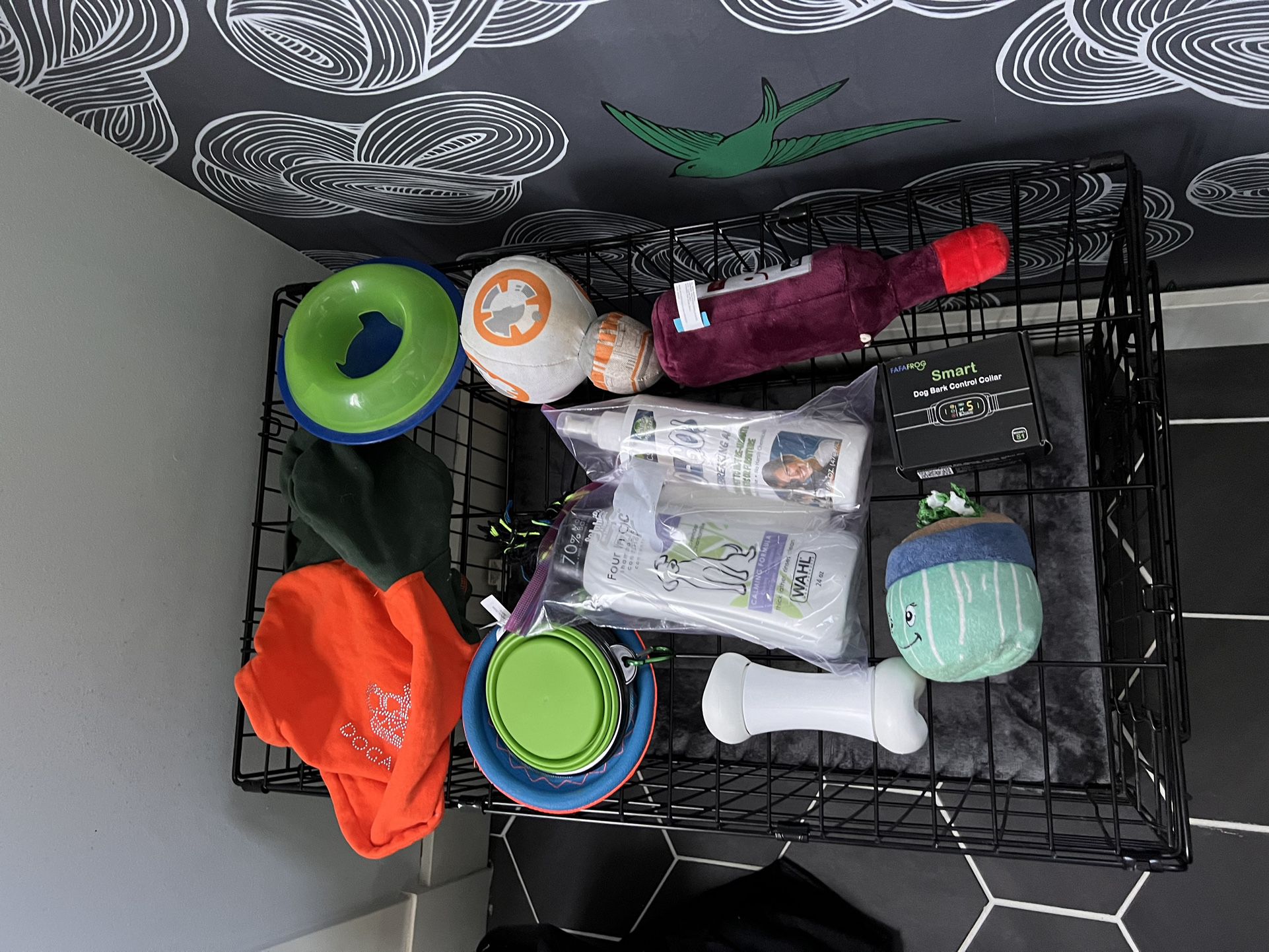 Dog Crate And Some Dog Supplies 