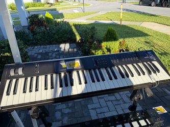 KORG X5 Music Synthesizer & Keyboard