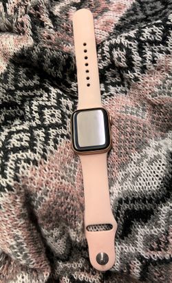 Apple Watch 5 40mm like new with GPS capability
