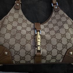 Authentic “Vintage” Gucci Jackie Bardot M- Tom Ford 2000’s era