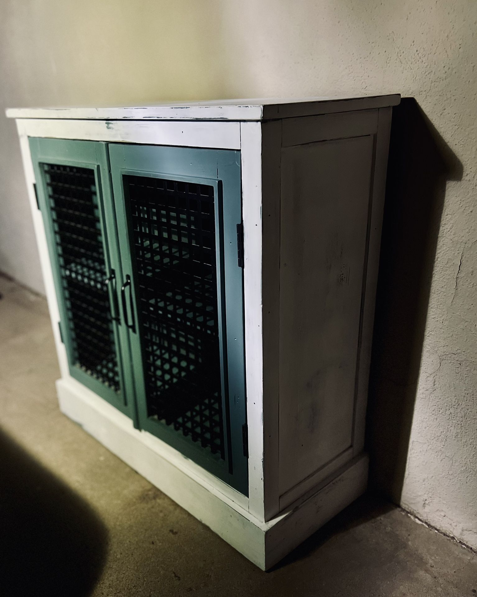 2 Door Lattice Cabinet